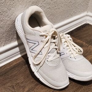 EUC Women's New Balance Crush Sz 8